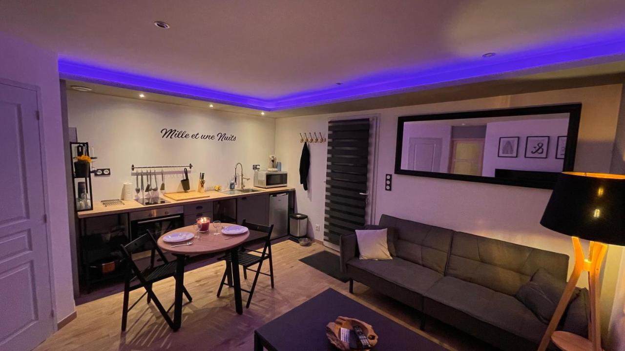 Mille Et Une Nuit, Appartement Classe 3 Etoiles En Rdc Avec Exterieur Et Parking Dole Bagian luar foto