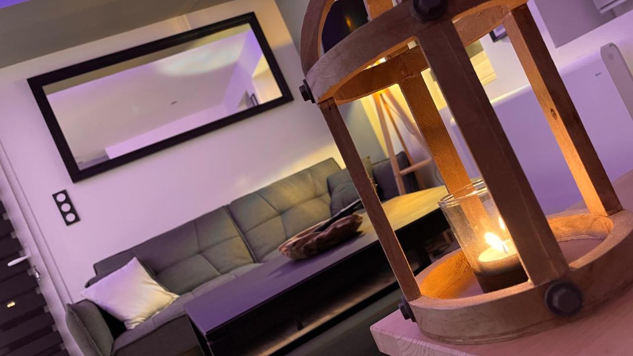 Mille Et Une Nuit, Appartement Classe 3 Etoiles En Rdc Avec Exterieur Et Parking Dole Bagian luar foto